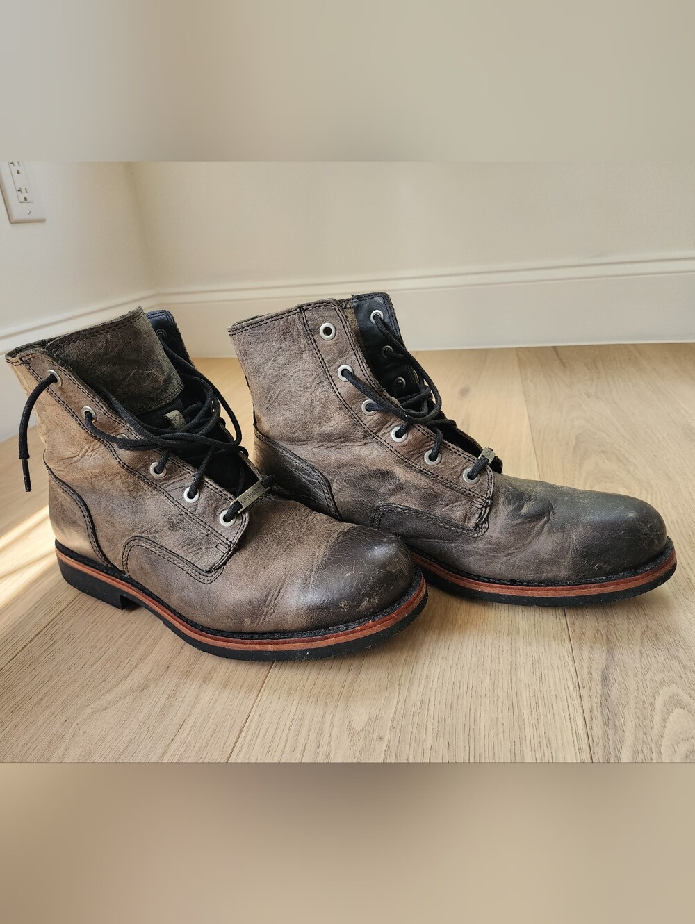 Harley-Davidson Distressed Gray Leather Lace-Up Boots.